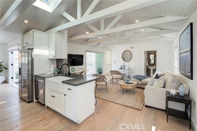 3528 Maple Avenue, Manhattan Beach, California 90266, 3 Bedrooms Bedrooms, ,2 BathroomsBathrooms,Residential,Sold,Maple,SB18217502