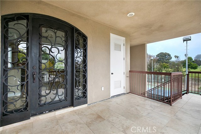 2709 Calle Del Comercio