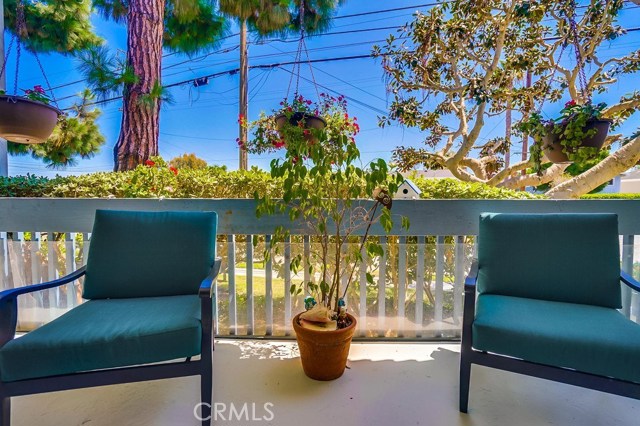 631 Prospect Avenue, Redondo Beach, California 90277, 2 Bedrooms Bedrooms, ,1 BathroomBathrooms,Residential,Sold,Prospect,SB19193841