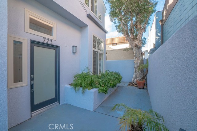 723 3rd Street, Hermosa Beach, California 90254, 2 Bedrooms Bedrooms, ,3 BathroomsBathrooms,Residential,Sold,3rd,SB19147178