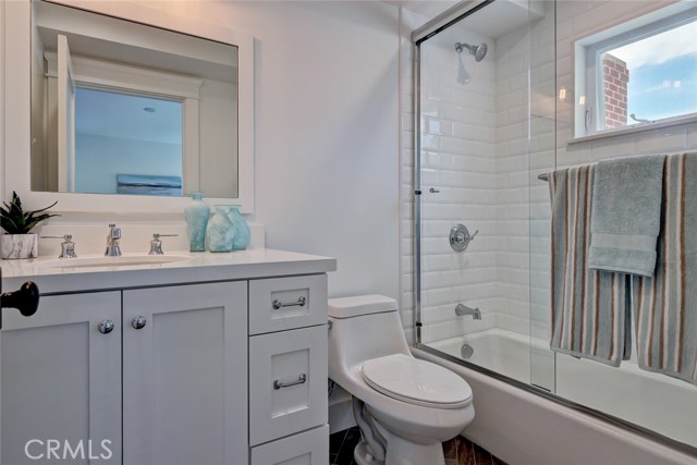702 Loma Drive, Hermosa Beach, California 90254, 3 Bedrooms Bedrooms, ,3 BathroomsBathrooms,Residential,Sold,Loma,SB18137124