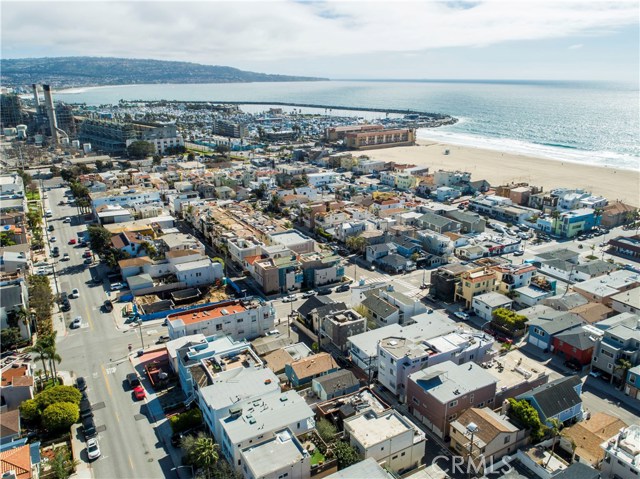 228 Manhattan Avenue, Hermosa Beach, California 90254, 3 Bedrooms Bedrooms, ,3 BathroomsBathrooms,Residential,Sold,Manhattan,PV18057092
