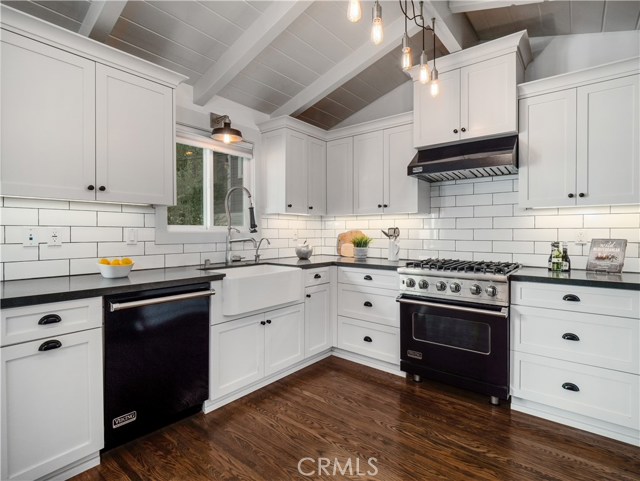 2616 Pine Avenue, Manhattan Beach, California 90266, 3 Bedrooms Bedrooms, ,1 BathroomBathrooms,Residential,Sold,Pine,SB21005852