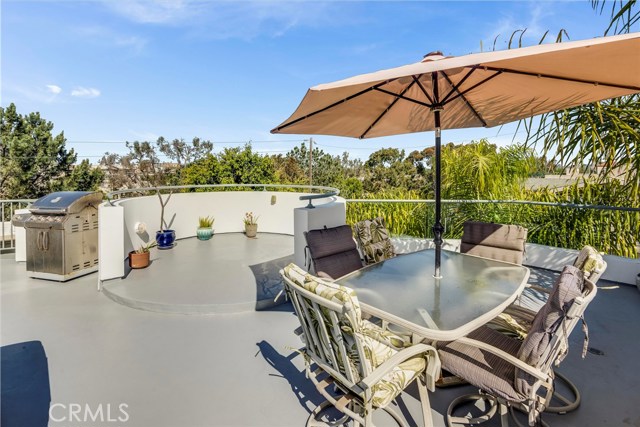 612 11th Street, Hermosa Beach, California 90254, 3 Bedrooms Bedrooms, ,3 BathroomsBathrooms,Residential,Sold,11th,PV17095598