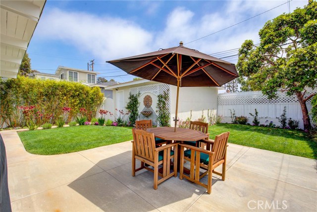 590 33rd Street, Manhattan Beach, California 90266, 3 Bedrooms Bedrooms, ,2 BathroomsBathrooms,Residential,Sold,33rd,SB19174873