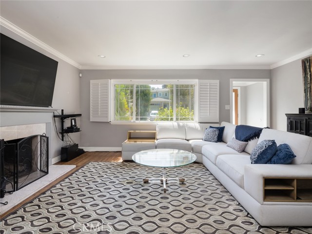 3212 Oak Avenue, Manhattan Beach, California 90266, 3 Bedrooms Bedrooms, ,2 BathroomsBathrooms,Residential,Sold,Oak,SB21120896