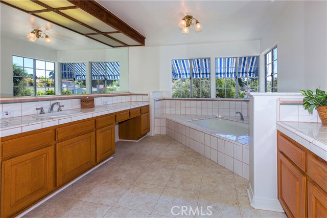 1220 9th Street, Manhattan Beach, California 90266, 4 Bedrooms Bedrooms, ,3 BathroomsBathrooms,Residential,Sold,9th,SB18258257