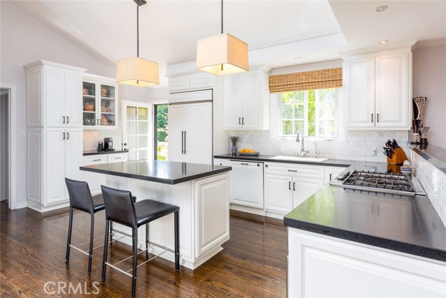 1407 23rd Street, Manhattan Beach, California 90266, 4 Bedrooms Bedrooms, ,2 BathroomsBathrooms,Residential,Sold,23rd,SB17168172