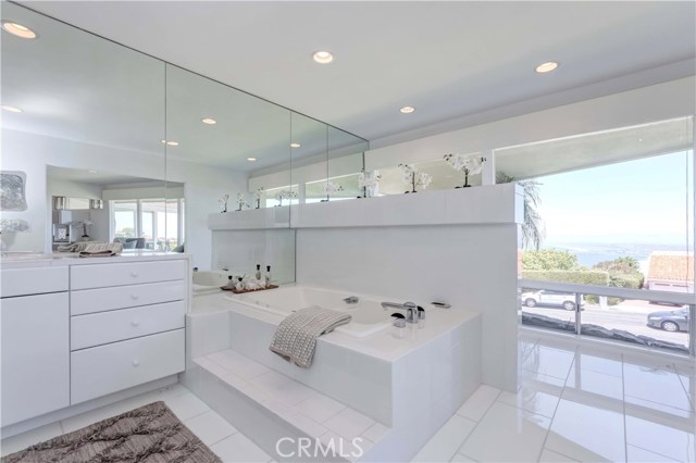 937 Via Del Monte, Palos Verdes Estates, California 90274, 3 Bedrooms Bedrooms, ,1 BathroomBathrooms,Residential,Sold,Via Del Monte,SB20074372