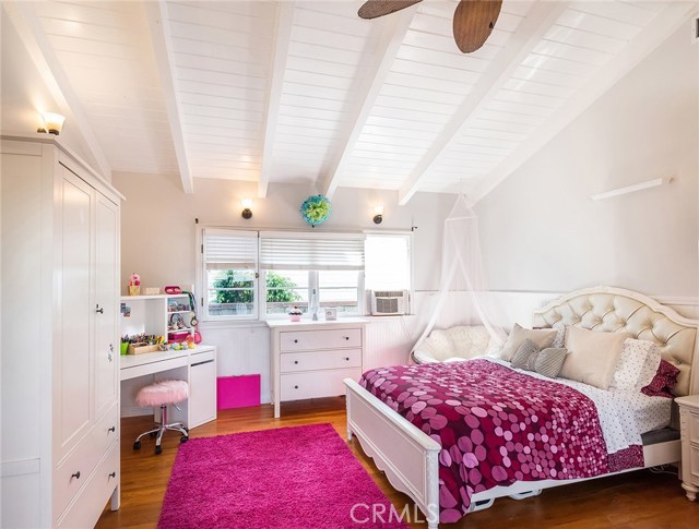 528 Marine Avenue, Manhattan Beach, California 90266, 3 Bedrooms Bedrooms, ,2 BathroomsBathrooms,Residential,Sold,Marine,SB19035532