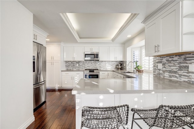 111 Guadalupe Avenue, Redondo Beach, California 90277, 4 Bedrooms Bedrooms, ,3 BathroomsBathrooms,Residential,Sold,Guadalupe,SB20243736