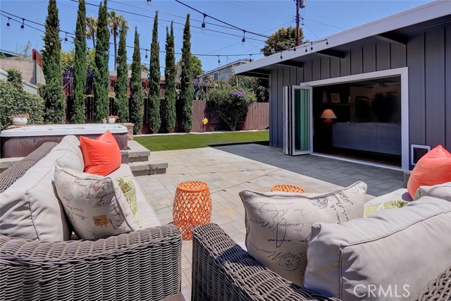 2613 Spreckels Lane, Redondo Beach, California 90278, 2 Bedrooms Bedrooms, ,2 BathroomsBathrooms,Residential,Sold,Spreckels,SB19175315