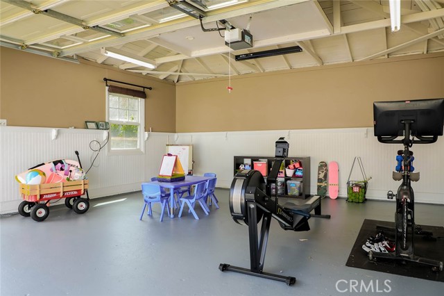 Finished garage (workout room, home office, etc.)