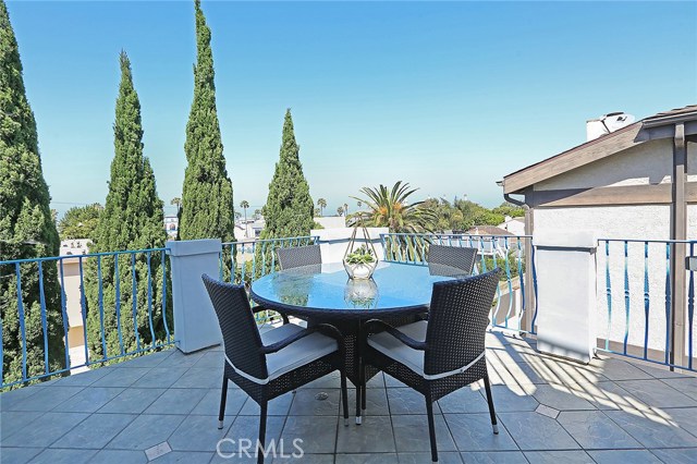 607 Guadalupe Avenue, Redondo Beach, California 90277, 4 Bedrooms Bedrooms, ,4 BathroomsBathrooms,Residential,Sold,Guadalupe,SB19155656