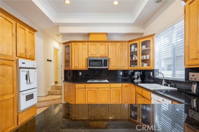 1916 Ruhland Avenue, Redondo Beach, California 90278, 4 Bedrooms Bedrooms, ,2 BathroomsBathrooms,Residential,Sold,Ruhland,SB19278624