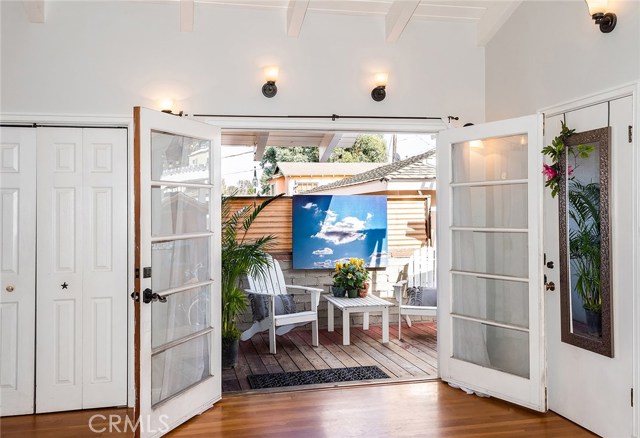 528 Marine Avenue, Manhattan Beach, California 90266, 3 Bedrooms Bedrooms, ,2 BathroomsBathrooms,Residential,Sold,Marine,SB19035532