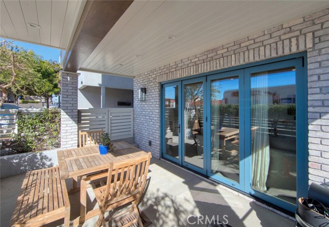 2618 Manhattan Avenue, Hermosa Beach, California 90254, 5 Bedrooms Bedrooms, ,4 BathroomsBathrooms,Residential,Sold,Manhattan,SB21009300