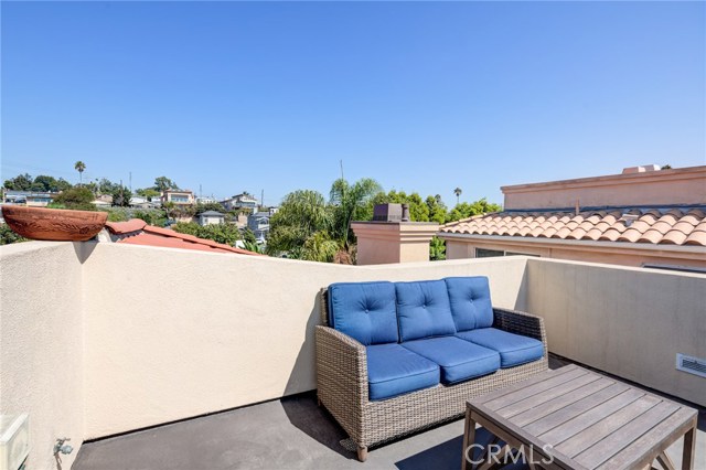 716 Lucia Avenue, Redondo Beach, California 90277, 3 Bedrooms Bedrooms, ,2 BathroomsBathrooms,Residential,Sold,Lucia,PV20207865