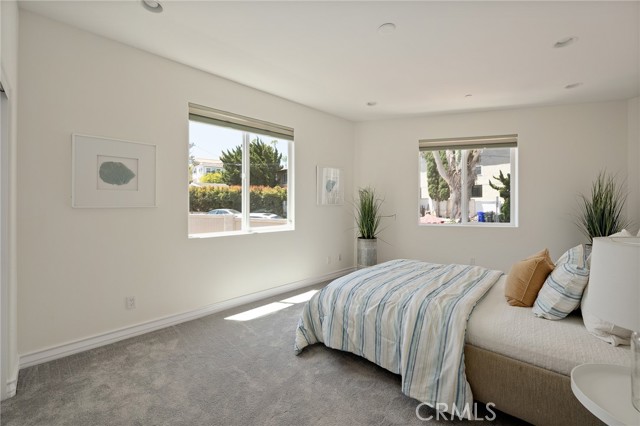 205 Irena Avenue, Redondo Beach, California 90277, 5 Bedrooms Bedrooms, ,3 BathroomsBathrooms,Residential,Sold,Irena,SB21116995