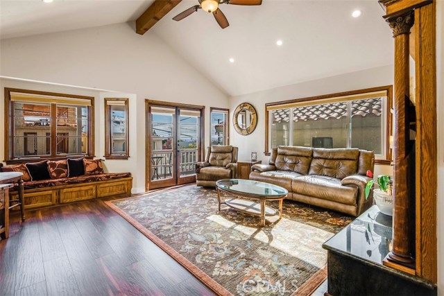 521 13th Street, Manhattan Beach, California 90266, 3 Bedrooms Bedrooms, ,1 BathroomBathrooms,Residential,Sold,13th,PW19054857