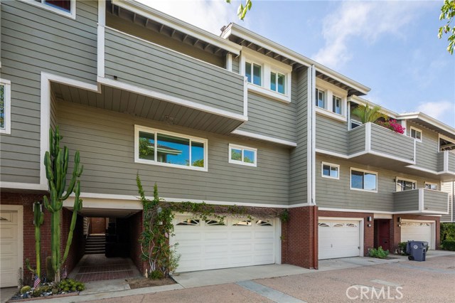 11 Tiburon Court, Manhattan Beach, California 90266, 3 Bedrooms Bedrooms, ,2 BathroomsBathrooms,Residential,Sold,Tiburon,SB20116620