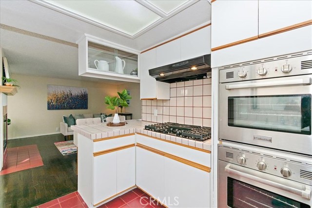 1287 7th Place, Hermosa Beach, California 90254, 4 Bedrooms Bedrooms, ,3 BathroomsBathrooms,Residential,Sold,7th,TR19240895