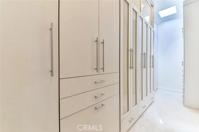 custom closet cabinets