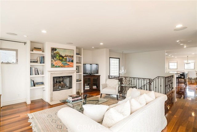 922 2nd, Hermosa Beach, California 90254, 4 Bedrooms Bedrooms, ,5 BathroomsBathrooms,Residential,Sold,2nd,SB19107146