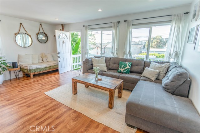 2022 Rockefeller Lane, Redondo Beach, California 90278, 2 Bedrooms Bedrooms, ,1 BathroomBathrooms,Residential,Sold,Rockefeller,SB20182136