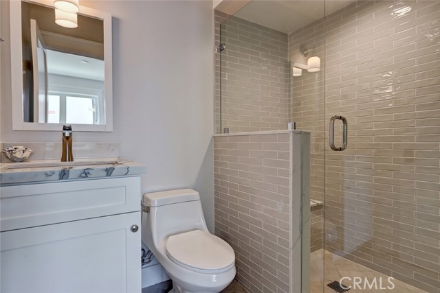 700 Loma Drive, Hermosa Beach, California 90254, 3 Bedrooms Bedrooms, ,3 BathroomsBathrooms,Residential,Sold,Loma,SB18137113