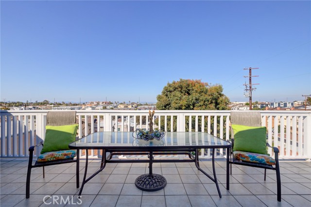 1607 Blossom Lane, Redondo Beach, California 90278, 3 Bedrooms Bedrooms, ,2 BathroomsBathrooms,Residential,Sold,Blossom,SB21041581