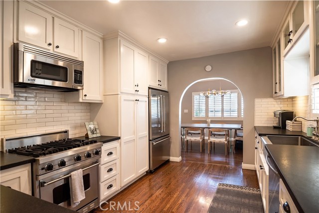330 28th Street, Hermosa Beach, California 90254, 3 Bedrooms Bedrooms, ,2 BathroomsBathrooms,Residential,Sold,28th,SB19223758