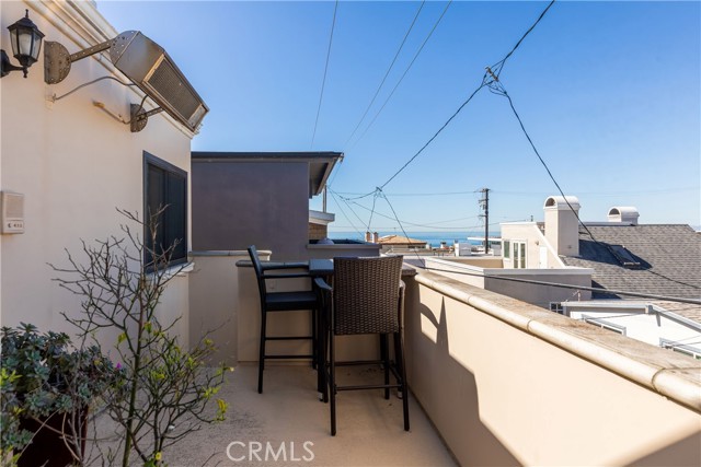 437 27th Street, Manhattan Beach, California 90266, 4 Bedrooms Bedrooms, ,3 BathroomsBathrooms,Residential,Sold,27th,SB21036239