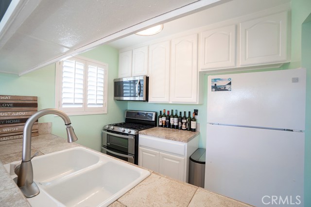 720 Meyer Lane, Redondo Beach, California 90278, 2 Bedrooms Bedrooms, ,2 BathroomsBathrooms,Residential,Sold,Meyer,SB19083310