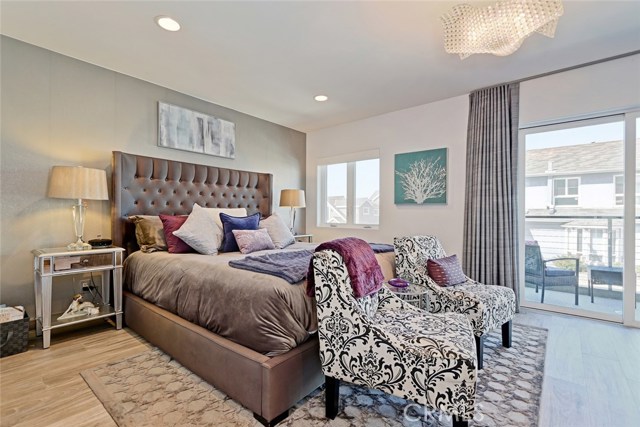 300 28th Street, Hermosa Beach, California 90254, 4 Bedrooms Bedrooms, ,4 BathroomsBathrooms,Residential,Sold,28th,SB18066666