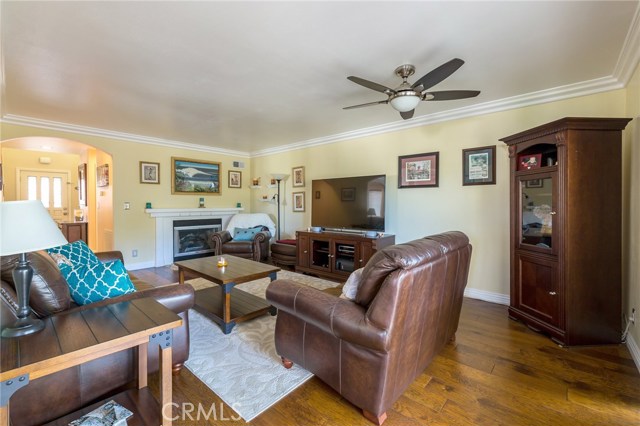 727 Lucia Avenue, Redondo Beach, California 90277, 3 Bedrooms Bedrooms, ,2 BathroomsBathrooms,Residential,Sold,Lucia,SB17222950