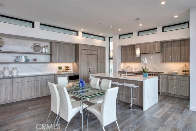 945 7th Street, Hermosa Beach, California 90254, 4 Bedrooms Bedrooms, ,3 BathroomsBathrooms,Residential,Sold,7th,SB19140226