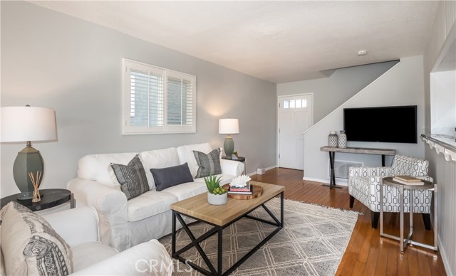 1747 Dixon Street, Redondo Beach, California 90278, 4 Bedrooms Bedrooms, ,1 BathroomBathrooms,Residential,Sold,Dixon,SB20019843