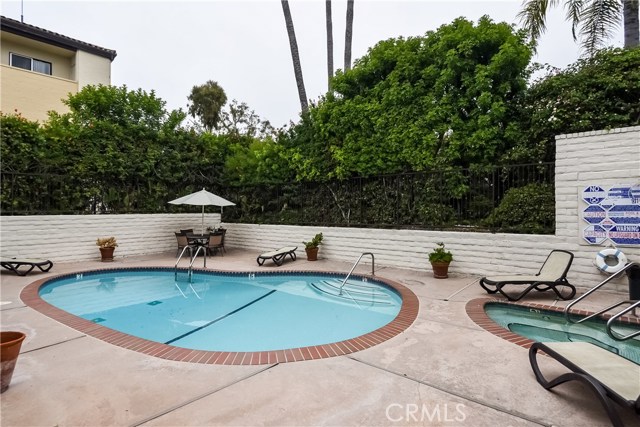 Community pool and jacuzzi