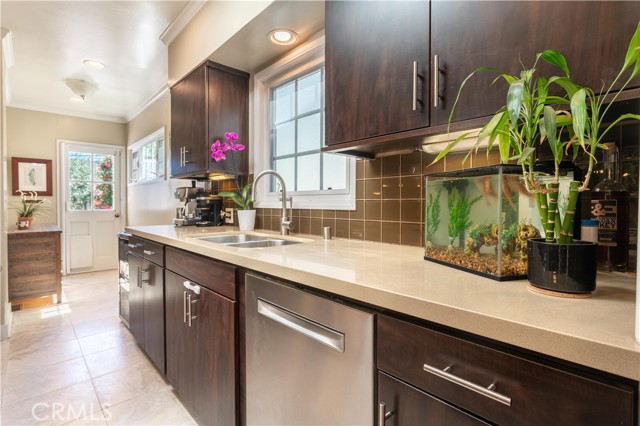 528 24th Street, Manhattan Beach, California 90266, 2 Bedrooms Bedrooms, ,1 BathroomBathrooms,Residential,Sold,24th,SB21090047