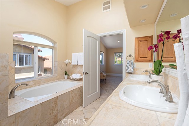 2317 Harriman Lane, Redondo Beach, California 90278, 4 Bedrooms Bedrooms, ,3 BathroomsBathrooms,Residential,Sold,Harriman,SB19117532