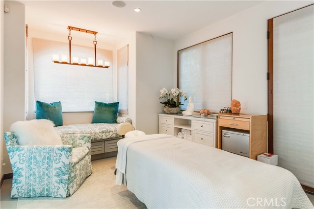 3305 Pine Avenue, Manhattan Beach, California 90266, 4 Bedrooms Bedrooms, ,1 BathroomBathrooms,Residential,Sold,Pine,SB20042109