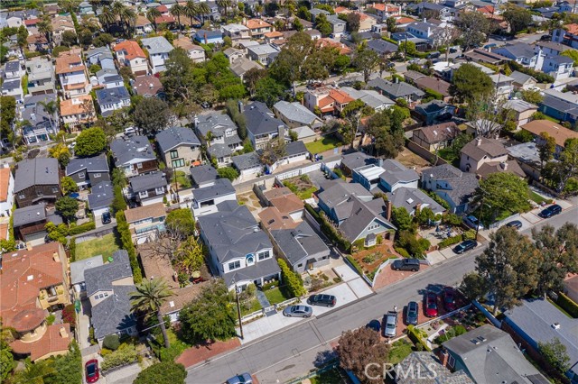 571 33rd Street, Manhattan Beach, California 90266, 2 Bedrooms Bedrooms, ,2 BathroomsBathrooms,Residential,Sold,33rd,SB21059997
