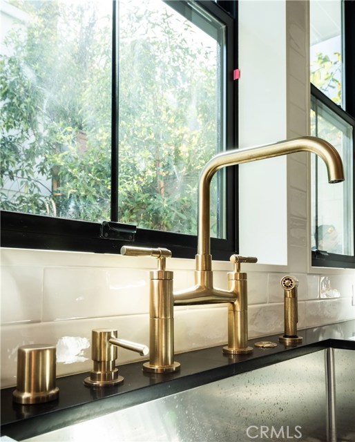 856 14th Street, Manhattan Beach, California 90266, 5 Bedrooms Bedrooms, ,5 BathroomsBathrooms,Residential,Sold,14th,SB18245508