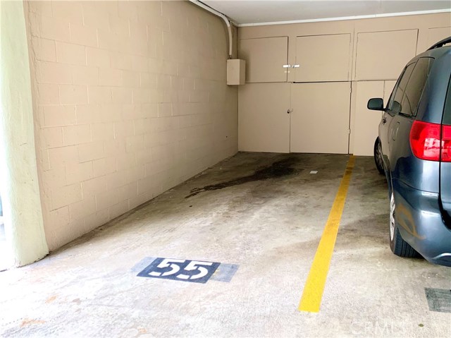 Garage parking space and storage space