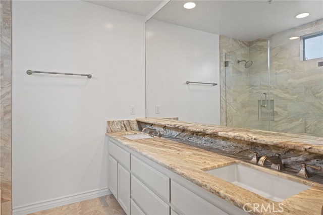 Bedroom 3 en-suite bathroom