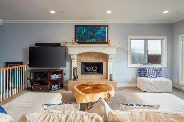 233 Helberta Avenue, Redondo Beach, California 90277, 4 Bedrooms Bedrooms, ,2 BathroomsBathrooms,Residential,Sold,Helberta,SB19225770