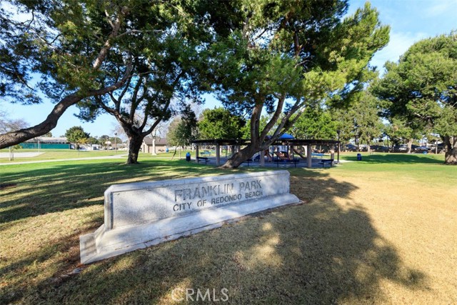 Franklin Park just steps away