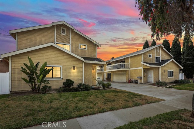 Detail Gallery Image 1 of 1 For 11634 205th St, Lakewood,  CA 90715 - 3 Beds | 2/1 Baths