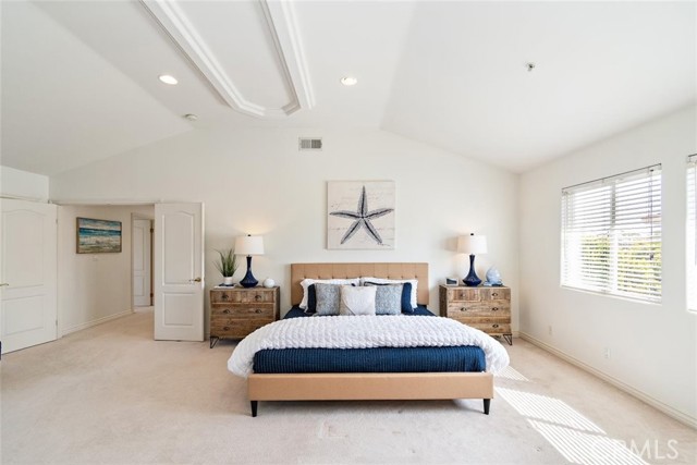 Spacious and bright Primary Bedroom